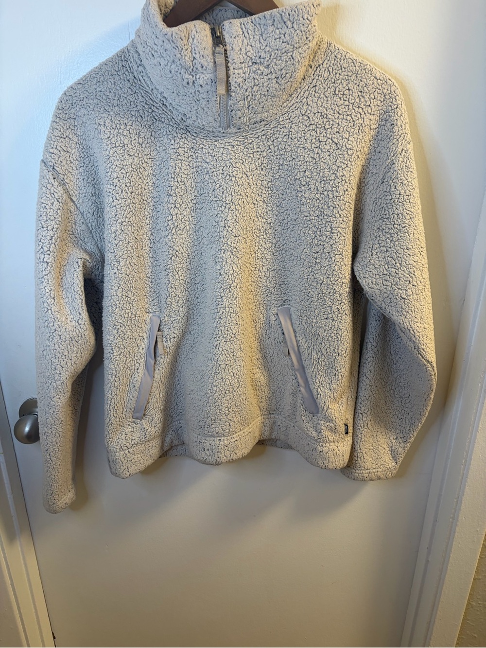 The North Face Campshire Sherpa Fleece Pullover Women’s M Oatmeal Cream